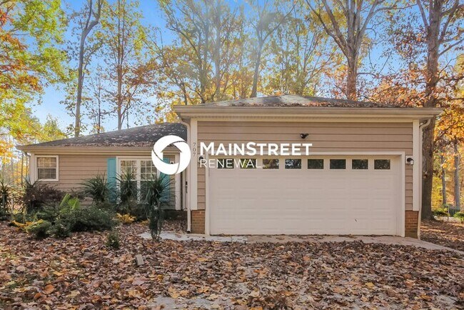 Building Photo - 3 Bedroom Pet-Friendly Home in HUNTERSVILLE, NC with Main Street Renewal