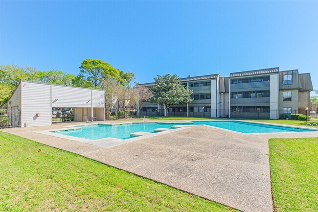 Foto del edificio - 3025 Walnut Bend Ln