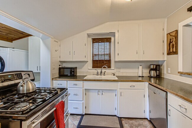 Foto del edificio - Quaint 2 BDR Cottage in Downtown Lafayette