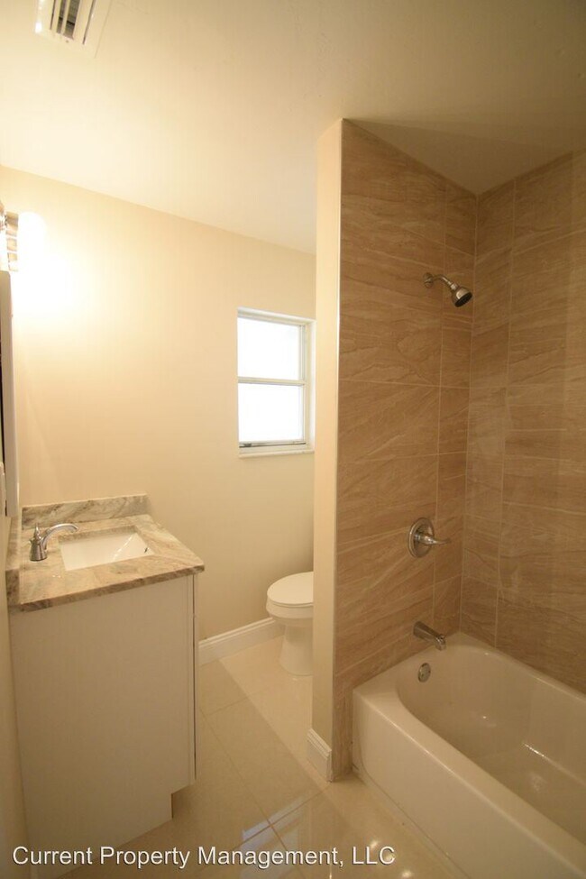 Building Photo - 3229 Collee Ct