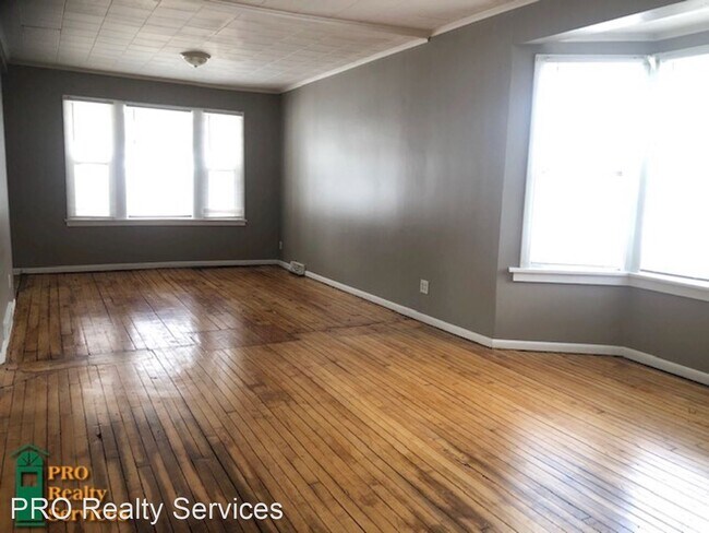 Building Photo - 4 br, 2 bath House - 1322 Burr Street