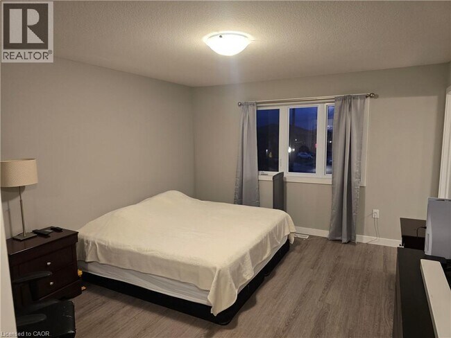 Building Photo - 604 Caryndale Dr