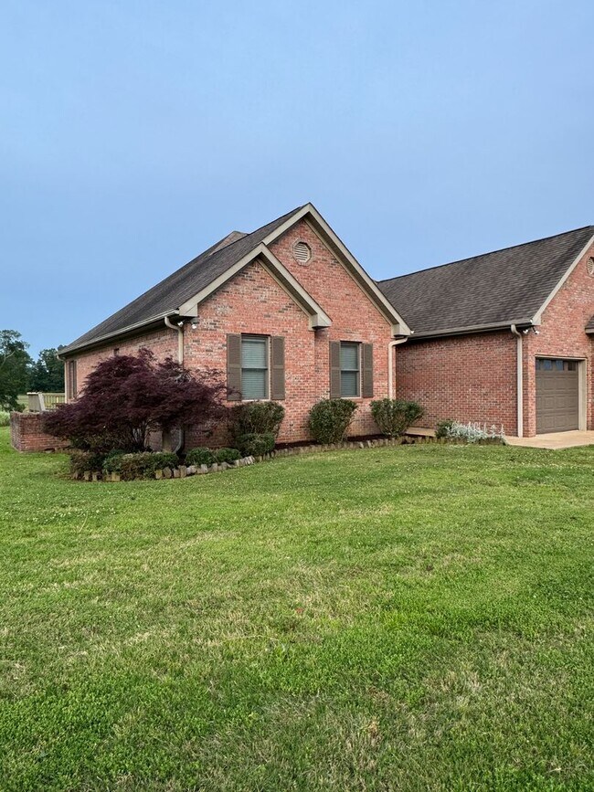 Foto del edificio - Steps from the Tee—Your Golf Course Home A...