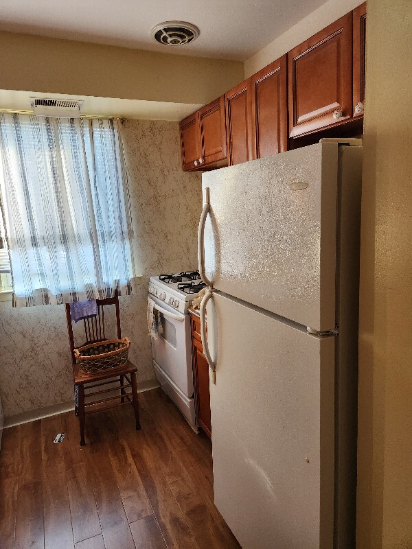 Building Photo - 9921 Bustleton Ave