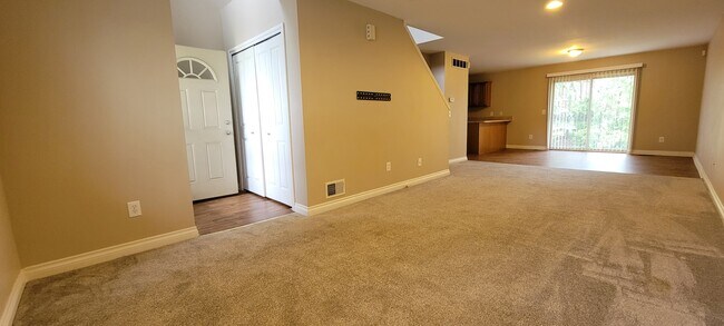 Foto del edificio - 3285 E 11 Mile Rd