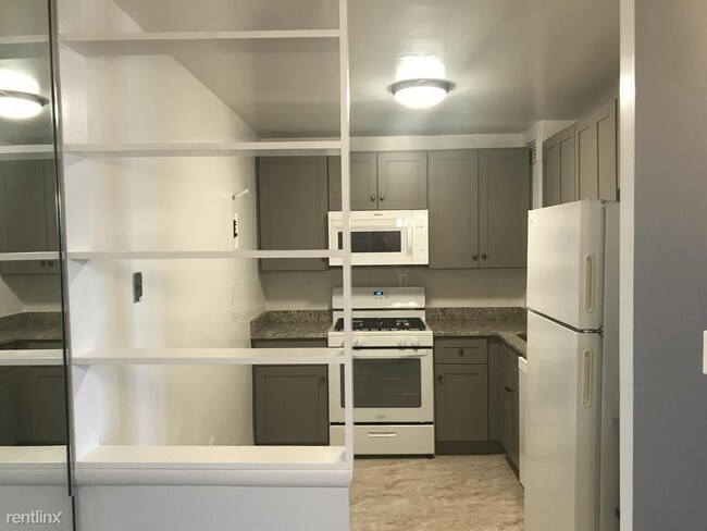 Building Photo - 130 Slade Ave
