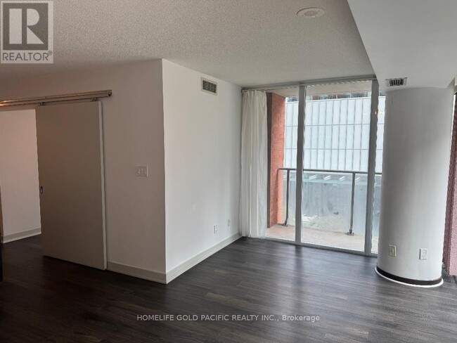 Photo du bâtiment - 126 Simcoe St