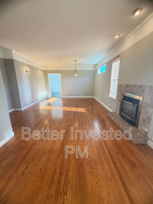 Foto del edificio - 559 N Oak St