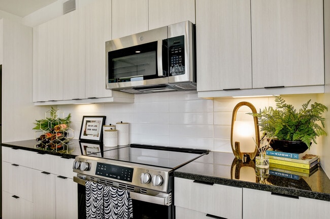 Building Photo - Us 1604