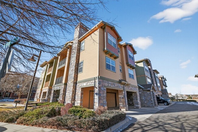 Foto del edificio - 15455 Canyon Rim Dr