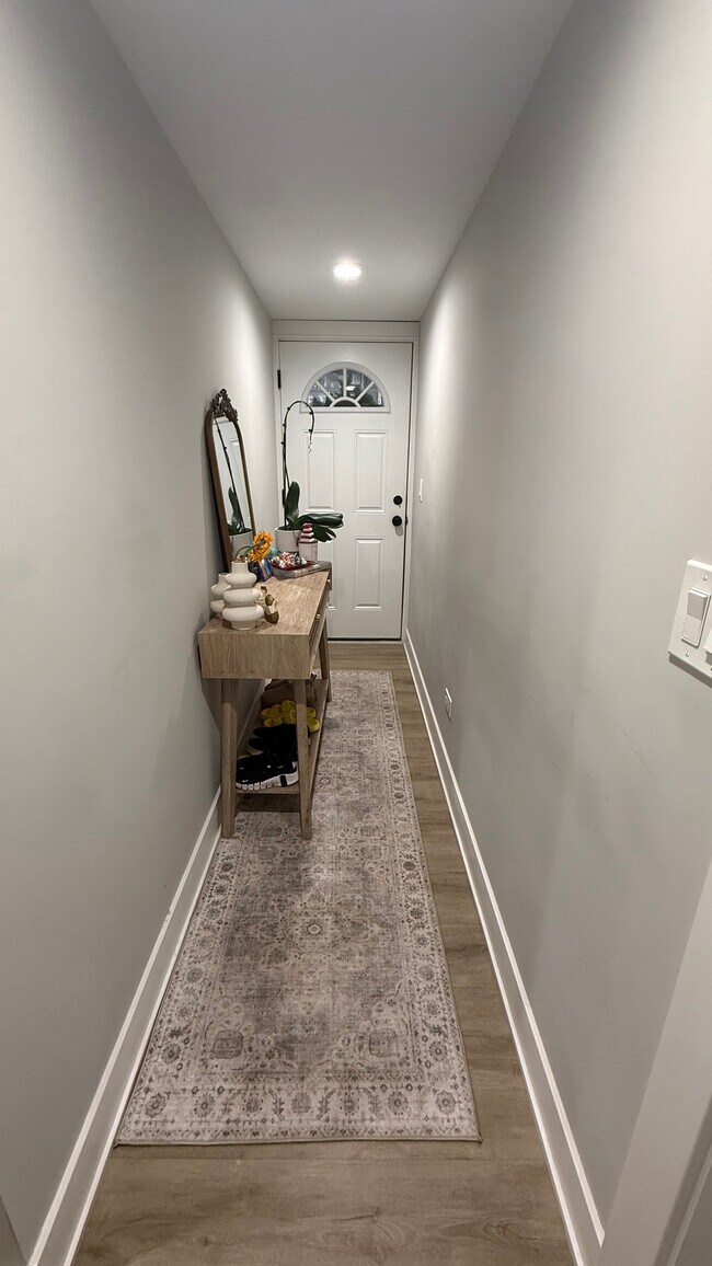 Foto del edificio - 2175 N Maplewood Ave