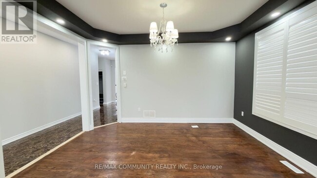 Building Photo - 21 Hoptree Ave