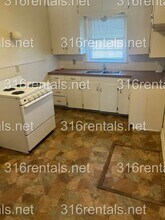 Building Photo - 704 N High St