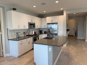 Building Photo - 82721 Rosewood Dr