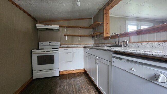 Foto del edificio - Renovated House for Rent