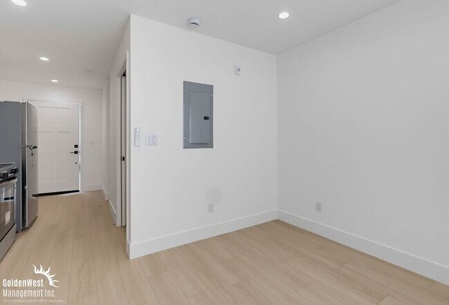 Foto del edificio - Newly Built Studio Apartment with Modern Kitchen & Stylish Finishes in San Diego!