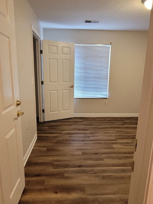 Building Photo - 9802 Legends Creek Dr