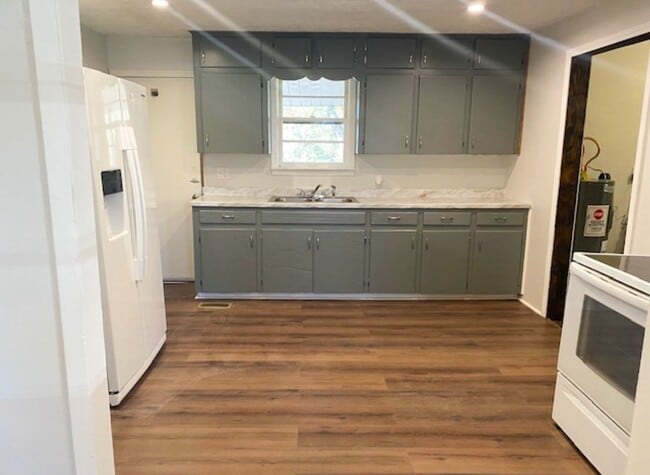 Building Photo - 3 Bed 2 Bath in Oxford!