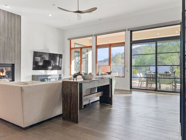 Foto del edificio - 14559 E Charter Oak Dr