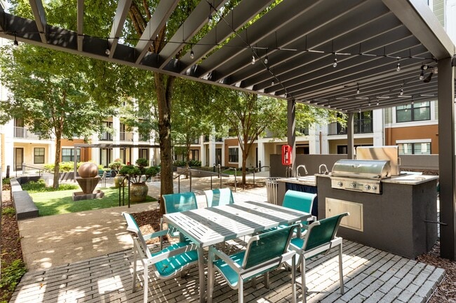Foto del edificio - Tapestry at Brentwood Town Center
