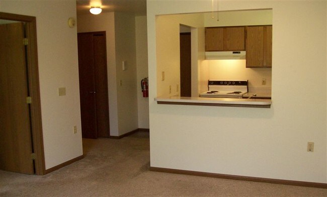 Building Photo - 200 E 1st St