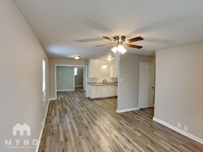 Foto del edificio - 1914 Roslyn St