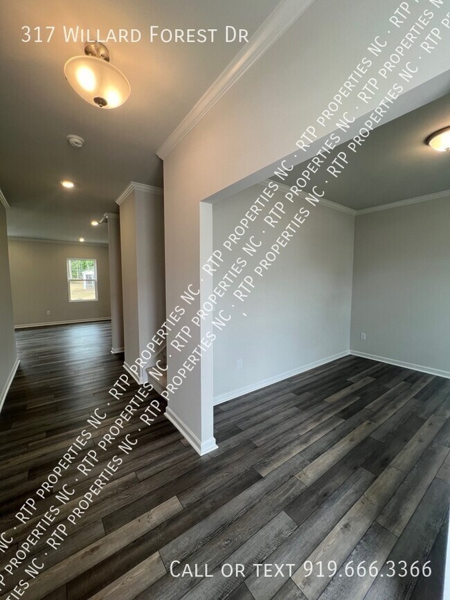 Foto del edificio - 317 Willard Forest Dr