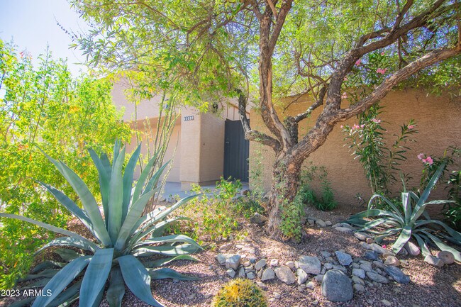 Building Photo - 11137 E Yucca St