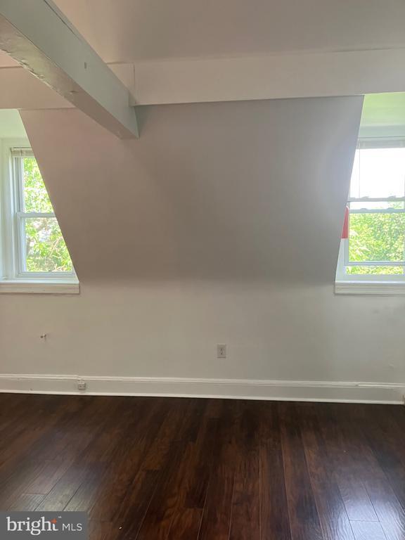 Building Photo - 1127 S 48th St