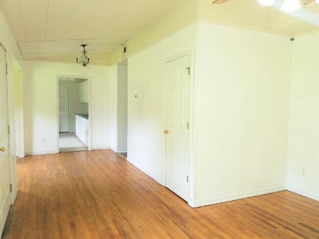 Foto del edificio - 2105 Ginger St
