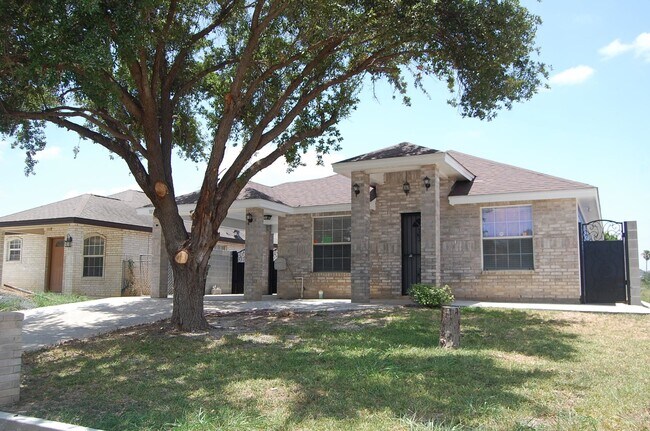 Building Photo - 3222 Monclova Dr
