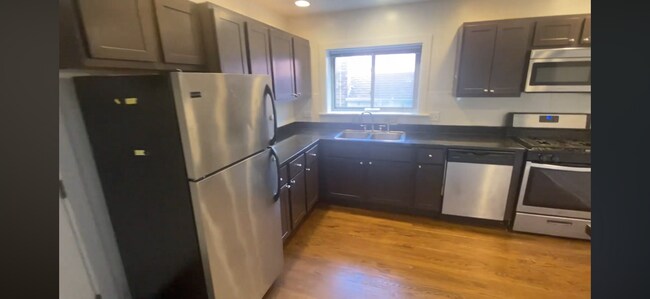 Foto del edificio - 2536 W Fitch Ave