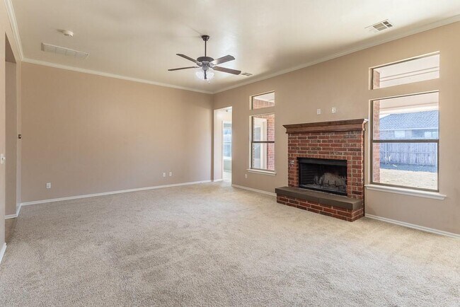 Building Photo - 808 Canyon Dr