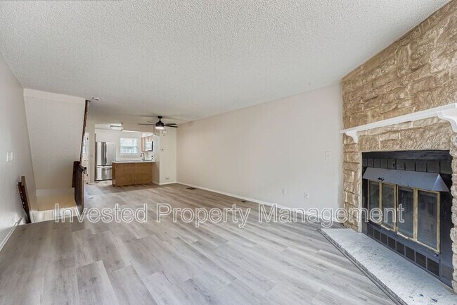 Building Photo - 12032 E Ford Cir