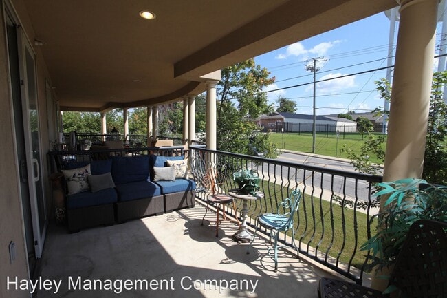 Building Photo - 2 br, 2 bath House - 430 W Glenn Suite 210
