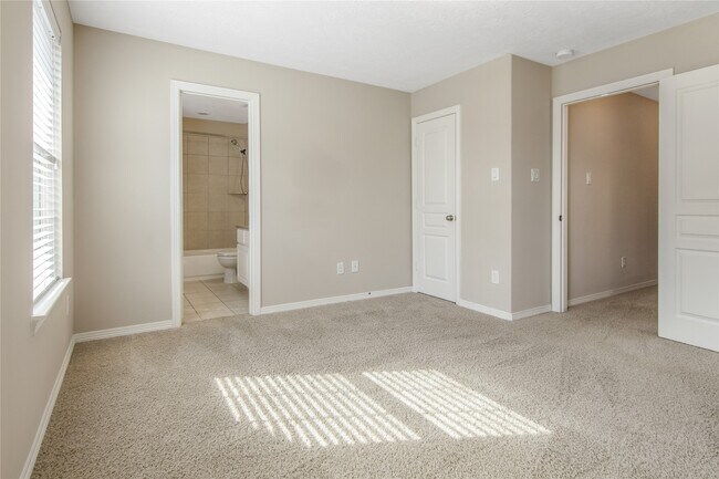 Foto del edificio - 908 W 26th St