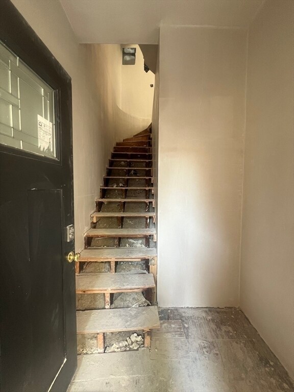 Foto del edificio - 395 W Fourth St