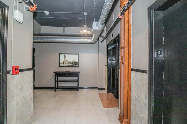 Foto del edificio - 221 W Lancaster Ave