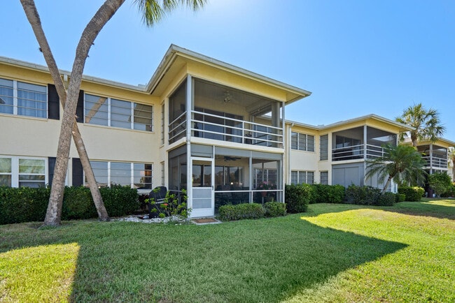 Building Photo - 6939 W Country Club Dr N