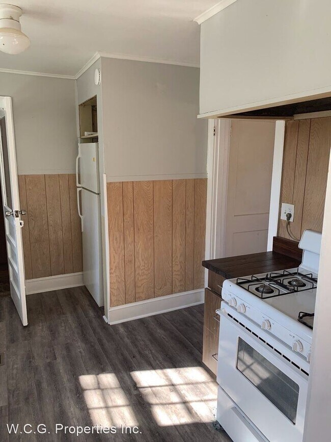 Building Photo - 3 br, 1.5 bath House - 123 E Robinson