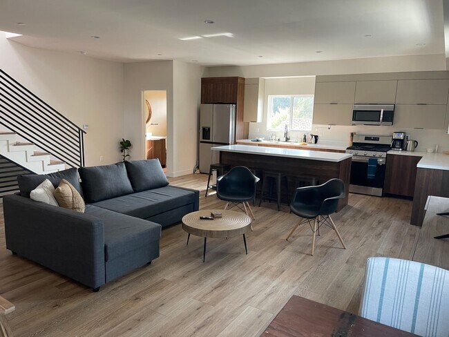 Foto del edificio - 14539 Weddington St