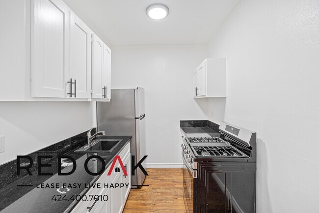 Building Photo - 1412 N Kingsley Dr