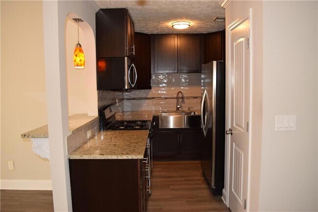 Building Photo - 227 Goshen Ln