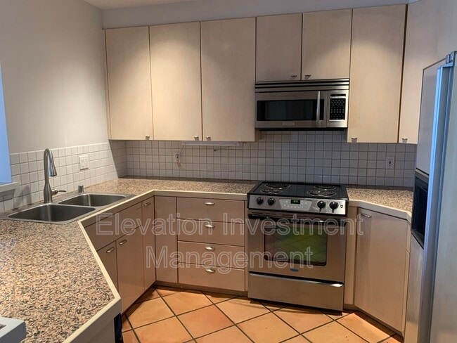 Foto del edificio - 1374 Alki Ave SW