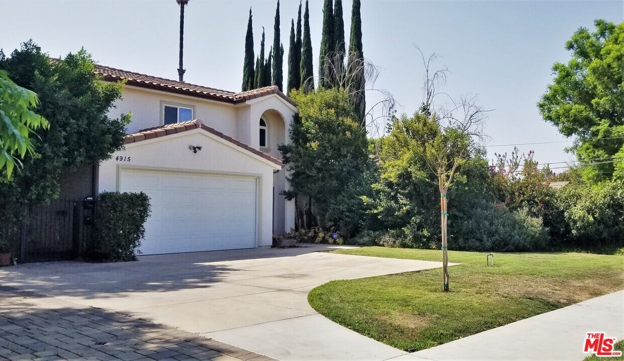 Foto principal - 4915 Densmore Ave