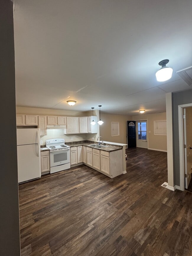 Kitchen - 518 N Main St