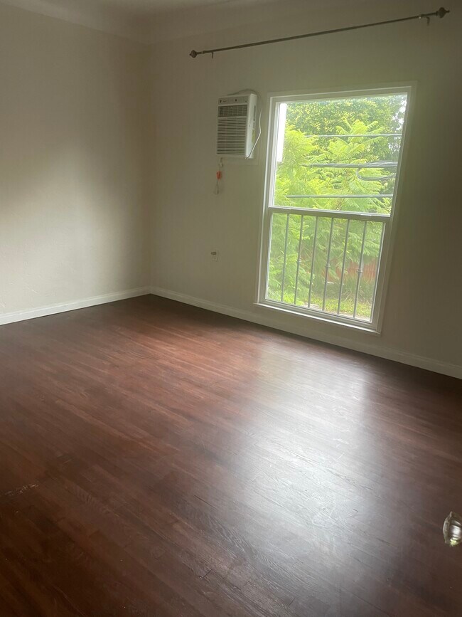 Foto del edificio - 361 N sherbourne Dr