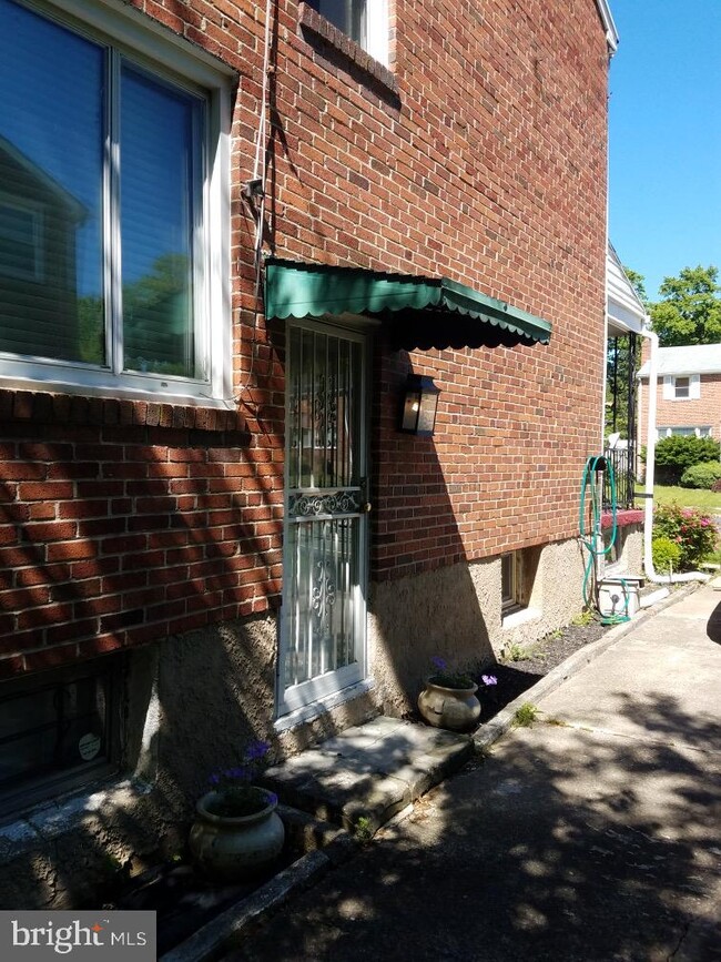 Foto del edificio - 3655 Forest Garden Ave