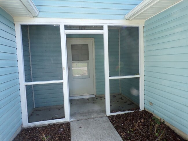 Building Photo - 1019 Furia Dr