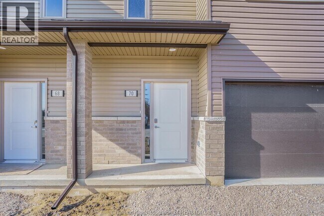 Building Photo - 13 Stirling Ln